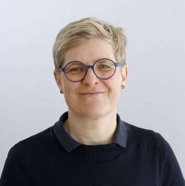 Dr. Stefanie Frings