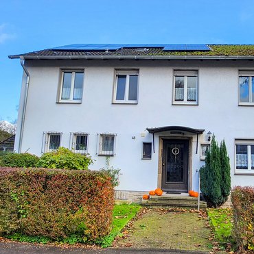 Außenansicht des freistehenden Hauses