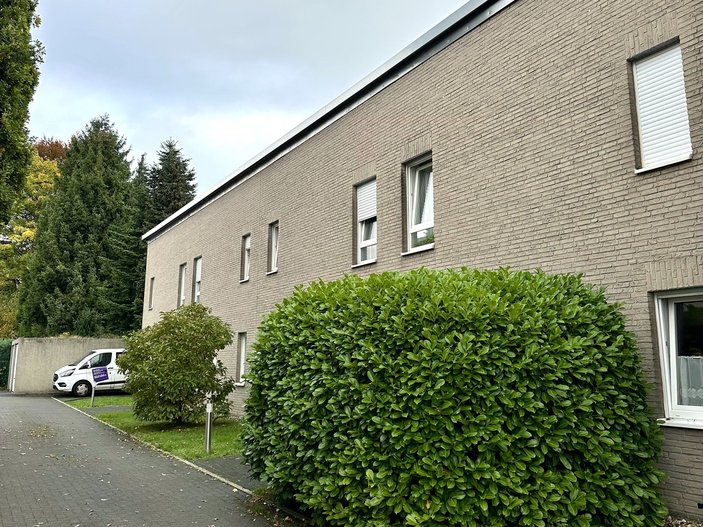 Außenansicht eines Wohngebäudes